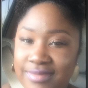 Meet your Posher, Candace